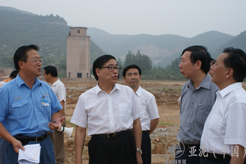 2008年8月，湖北省委常委、統戰部長蘇曉云視察黃岡亞東